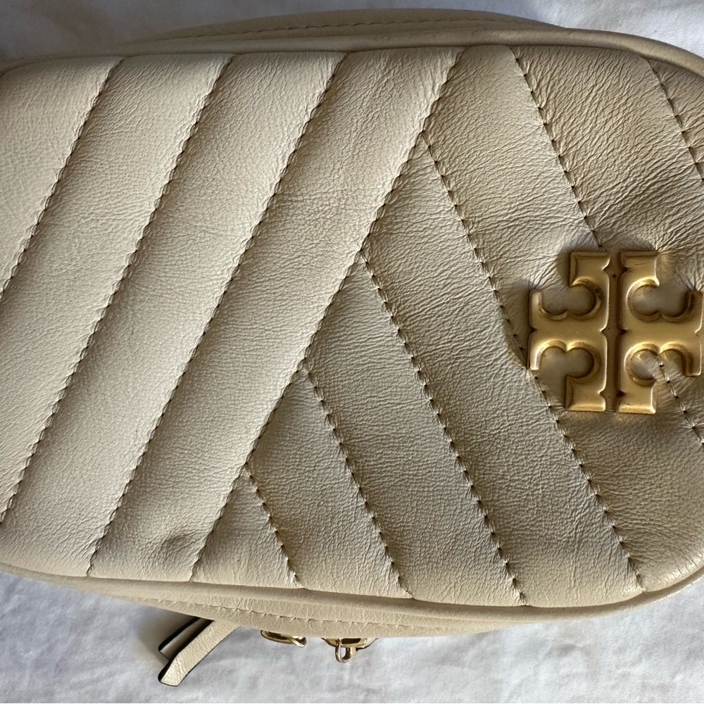 Tory Burch Beige Quilted Crossbody Bag - Picture 12 of 12